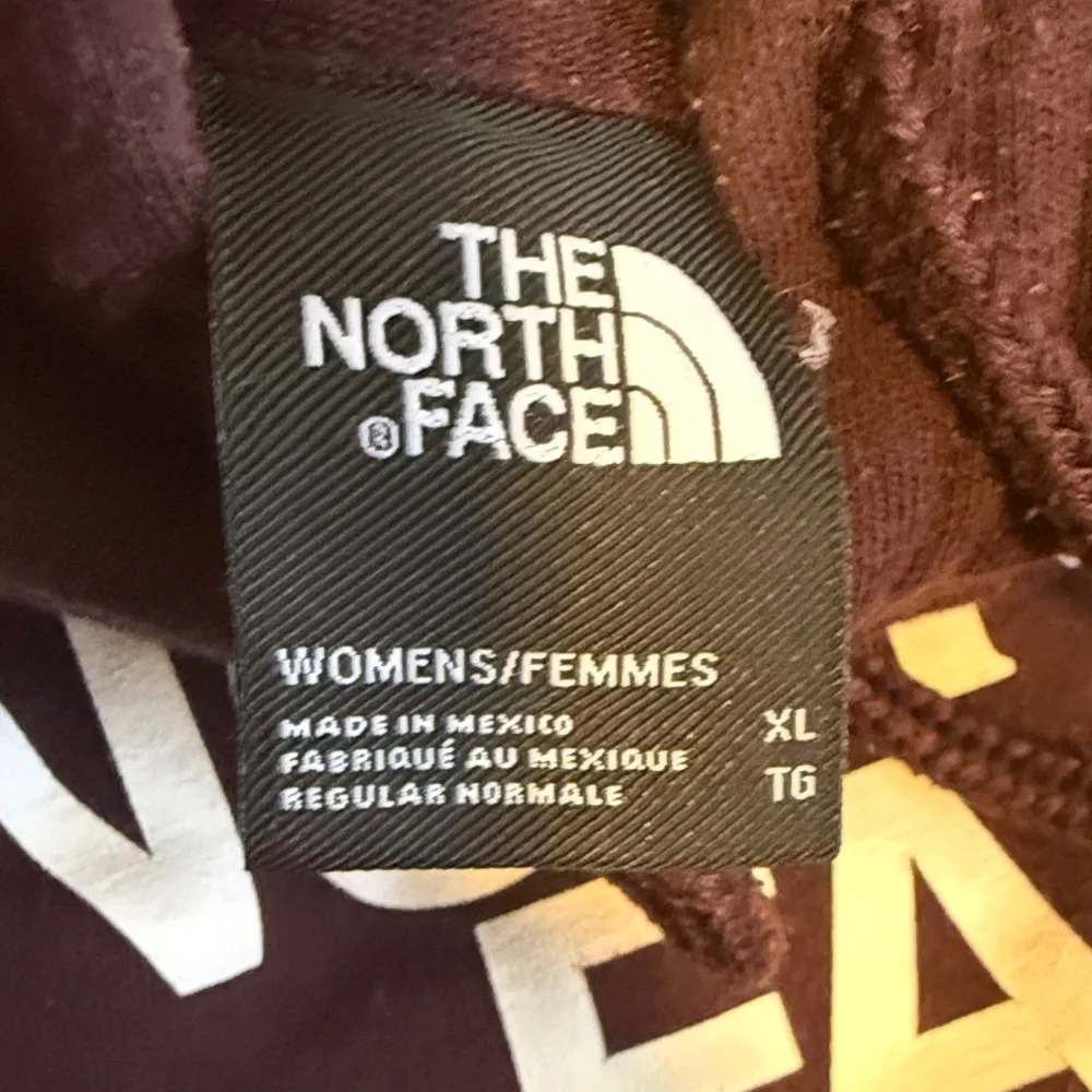 2 hoodies The North Face Mauve and Plum Hoodies - Picture 5 of 5